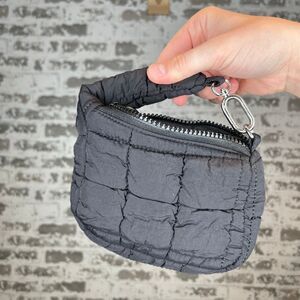 Puffer pouch | black quilted bag